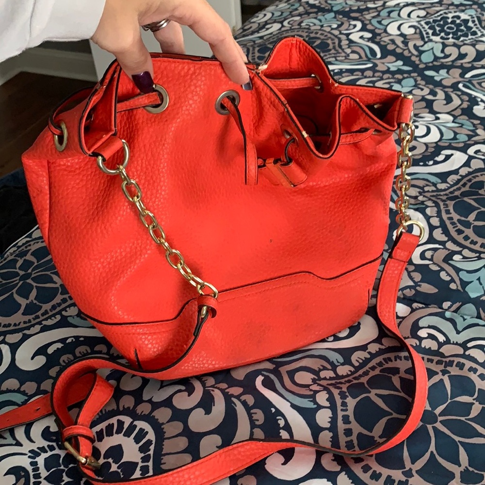 Coral bucket bag
